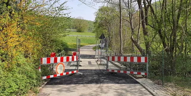 Sanierung der Brücke über den Hohlbach – fußläufige Nutzung wieder möglich